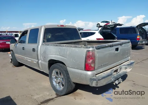 2005 Chevrolet Silverado 1500 Ls z USA, uszkodzony, nr VIN 2GCEC13T551355993